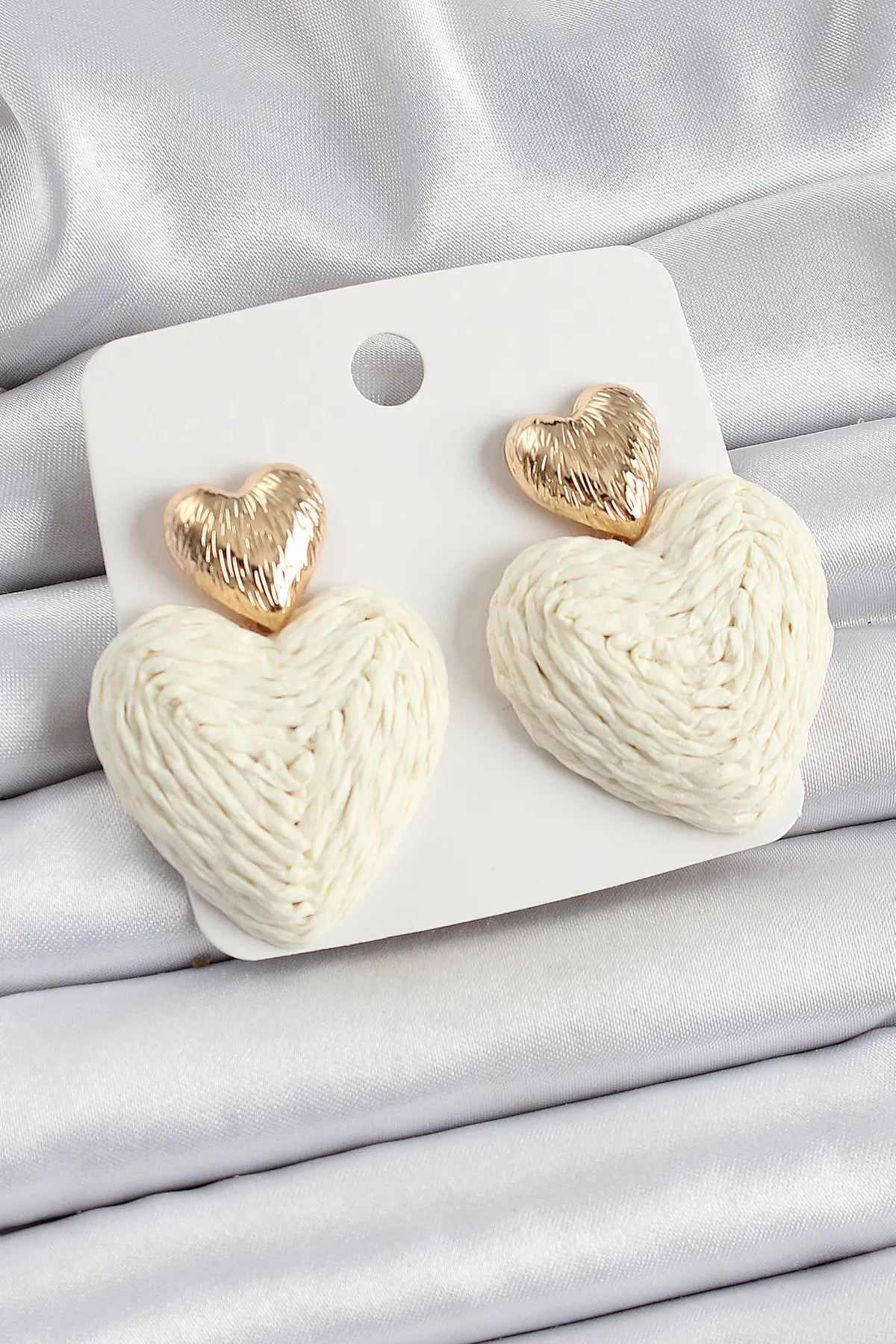 Krem Kalp Figürlü Hasır Örgü Model Gold Renk Kadın Küpe TJ-BKP10736
