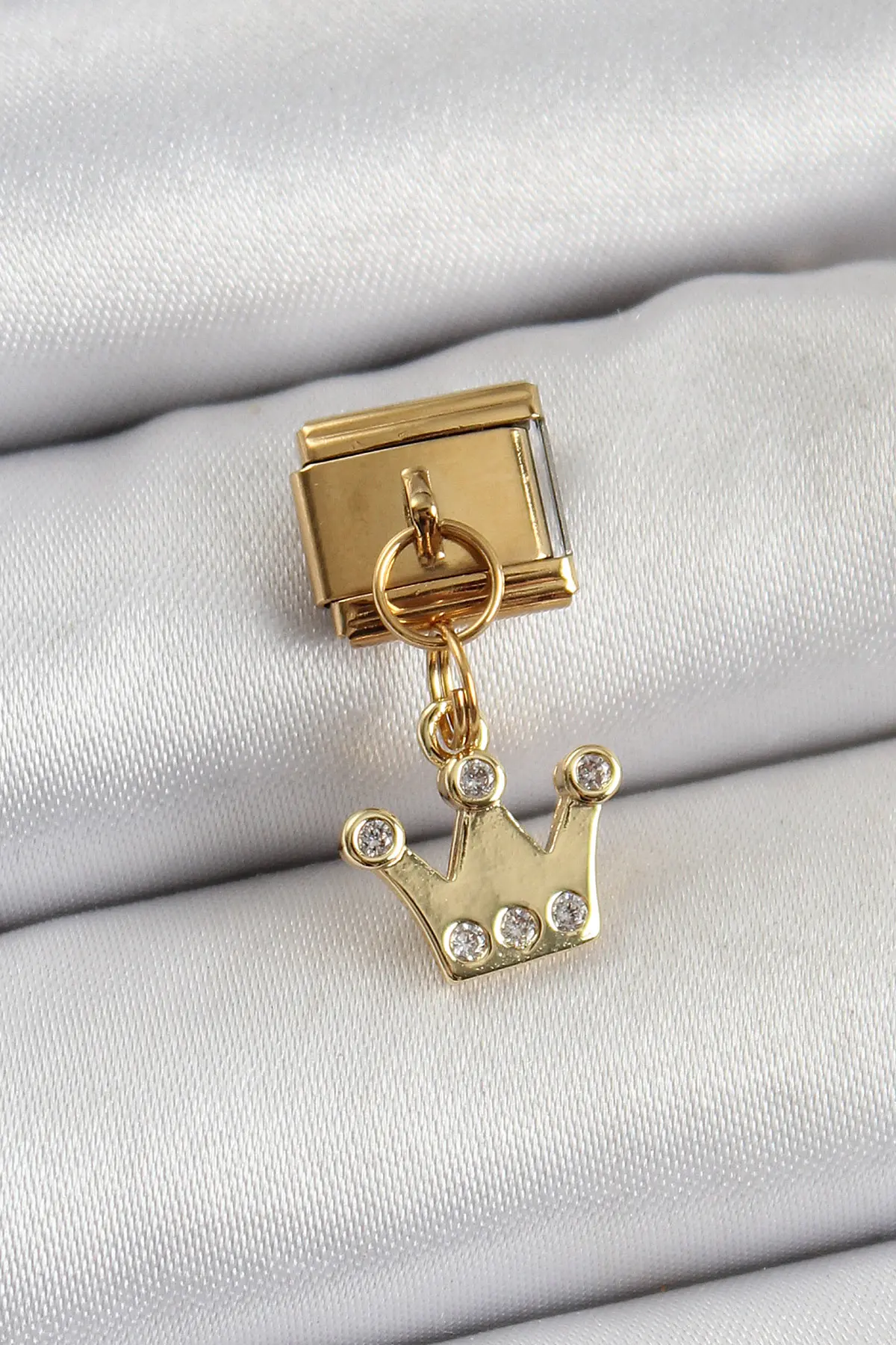 316L Çelik Sallantılı Zirkon Taşlı Kraliçe Tacı Model Gold Renk Nomination Charm TJ-BC1397