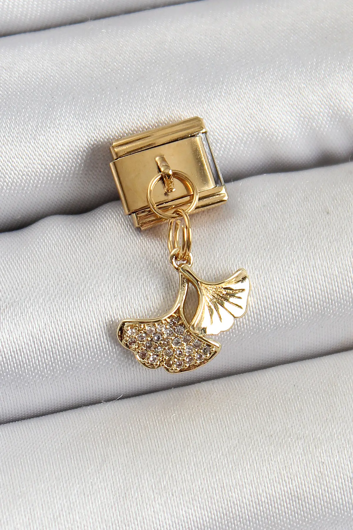 316L Çelik Sallantılı Zirkon Taşlı Balık Kuyruğu Model Gold Renk Nomination Charm TJ-BC1404