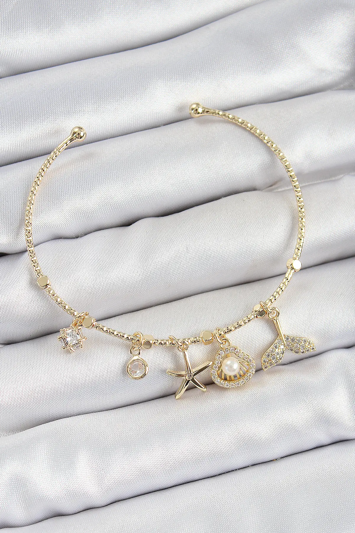 Pirinç Zirkon Taşlı İstiridye Ve Deniz Yıldızı Model Gold Renk Charm Bileklik TJ-BB7358