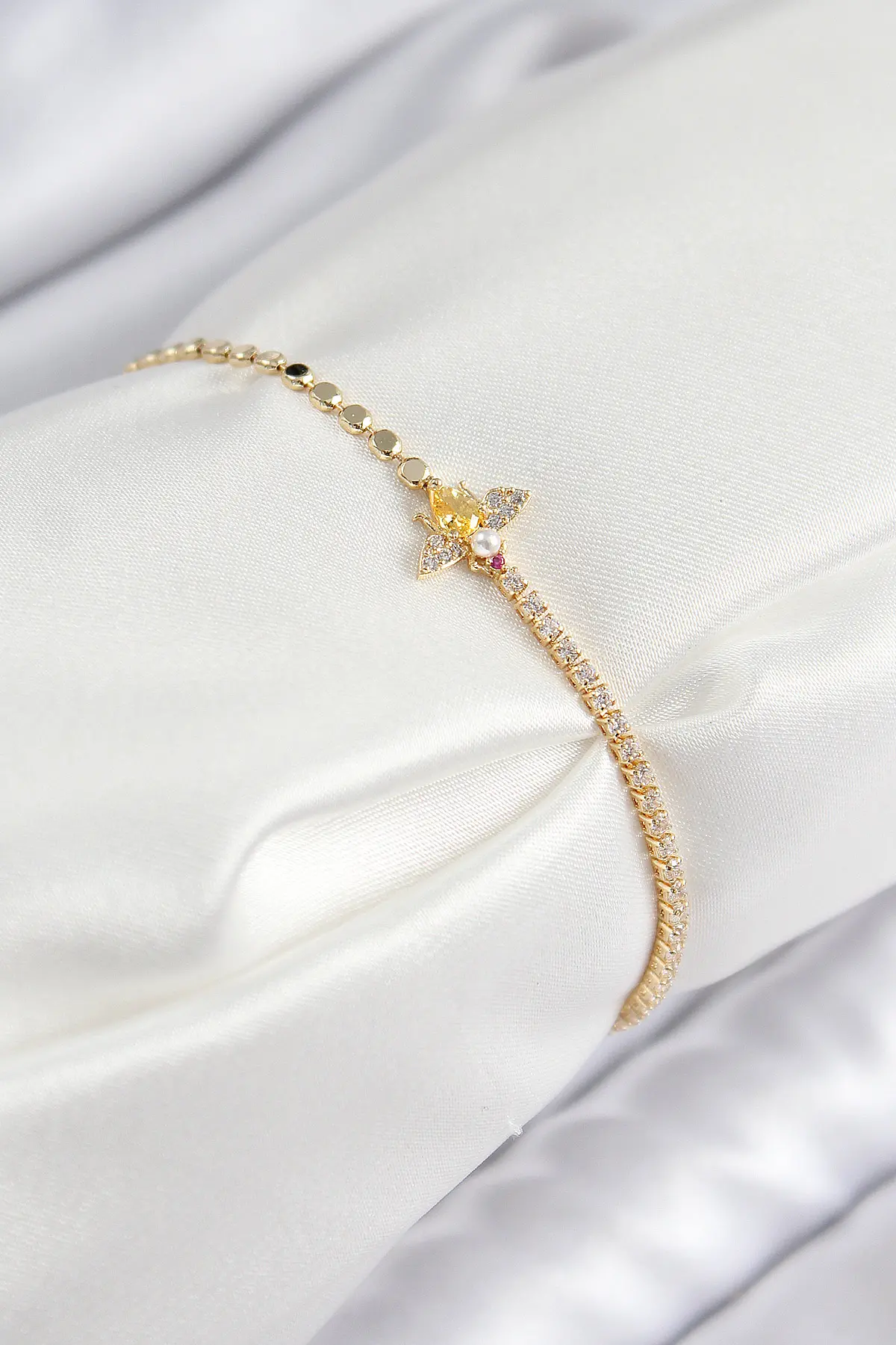 Pirinç Zirkon Taşlı Arı Model Ezme Zincir Gold Renk Kadın Bileklik TJ-BB7595