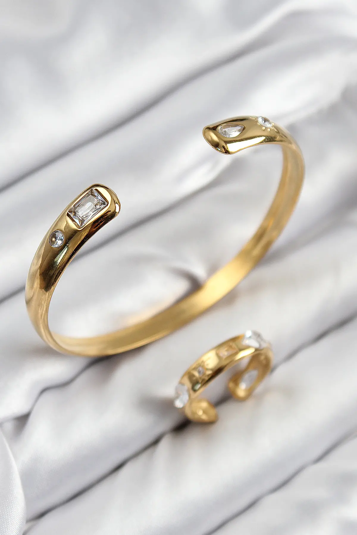 Pirinç Zirkon Taşlı Ayrık Model Gold Renk Bileklik Yüzük Set TJ-BB7605