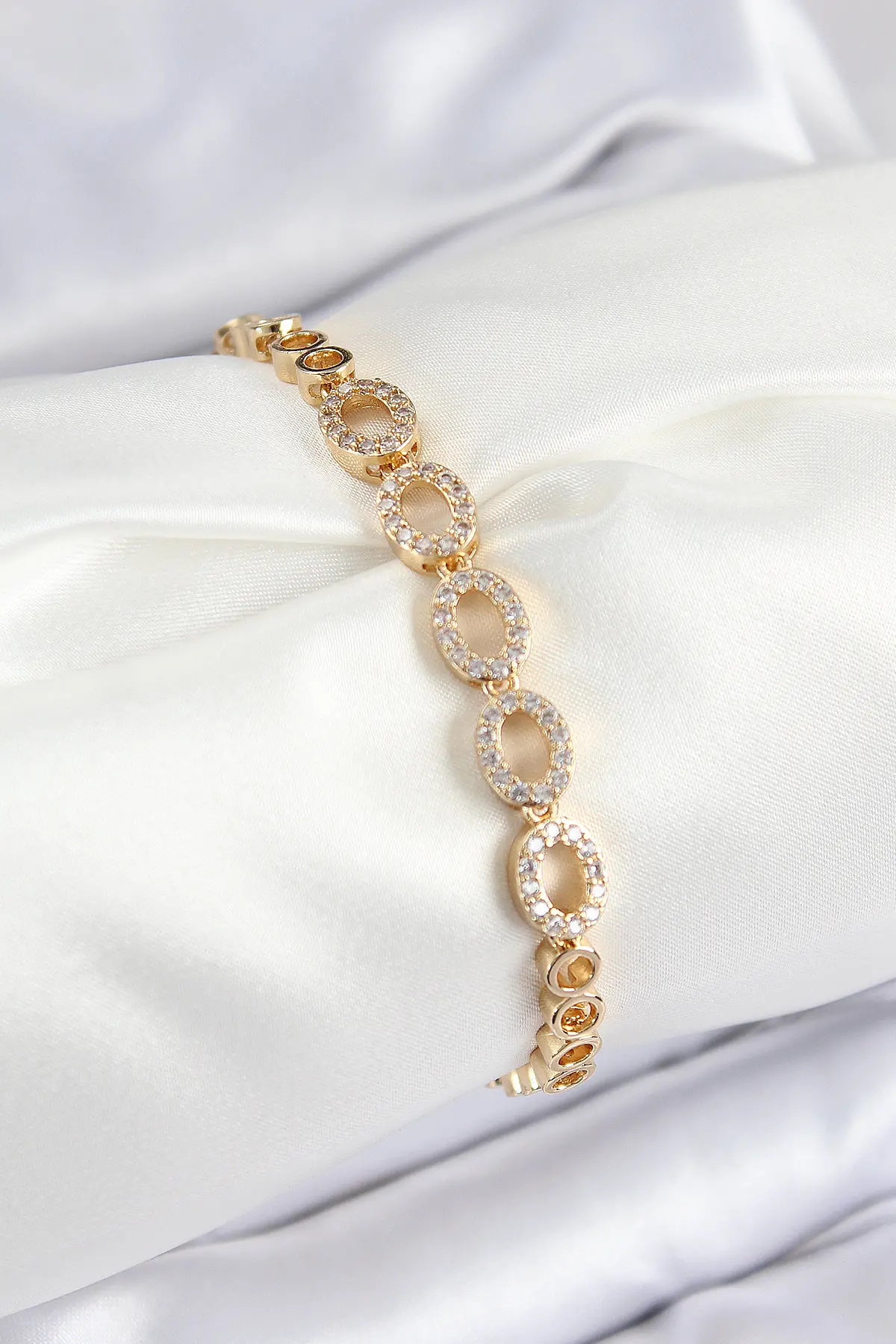 Pirinç Zirkon Taşlı Oval Model Gold Renk Kadın Bileklik TJ-BB7543