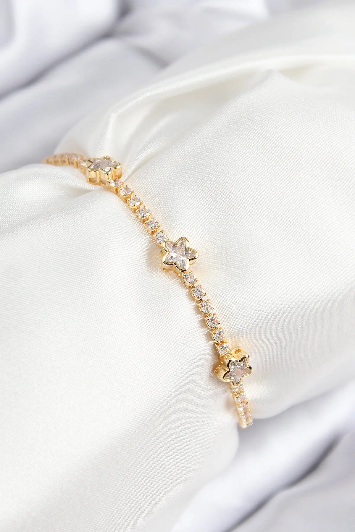Pirinç Zirkon Taşlı Yıldız Model Gold Renk Asansörlü Kadın Bileklik TJ-BB7737
