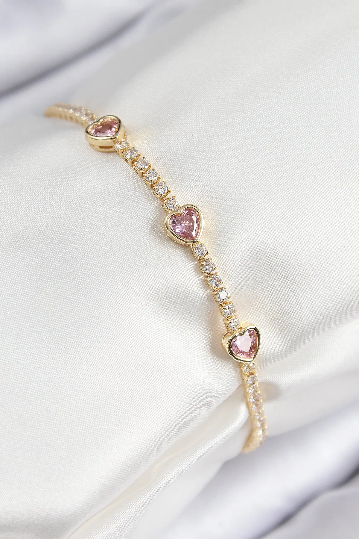 Pirinç Zirkon Taşlı Pembe Kalp Model Gold Renk Kadın Bileklik TJ-BB7687