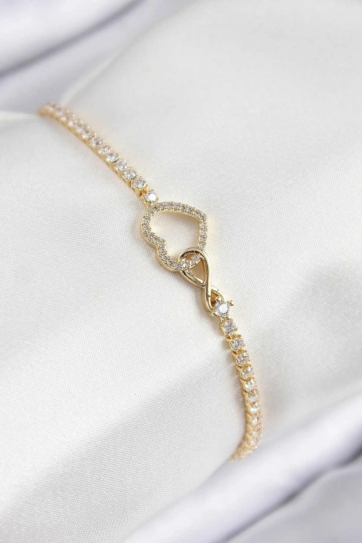 Pirinç Zirkon Taşlı Sonsuzluk Kalp Model Gold Renk Kadın Bileklik TJ-BB7693