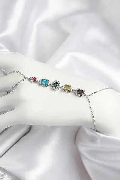 Pirinç Renkli Zirkon Taşlı Model Gümüş Renk Şahmeran TJ-SN724