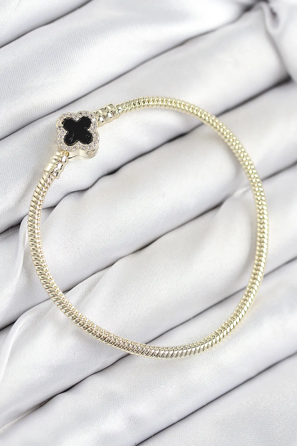 Pirinç Charm Zirkon Taşlı Yonca Model Gold Renk Kadın Bileklik TJ-BB7806