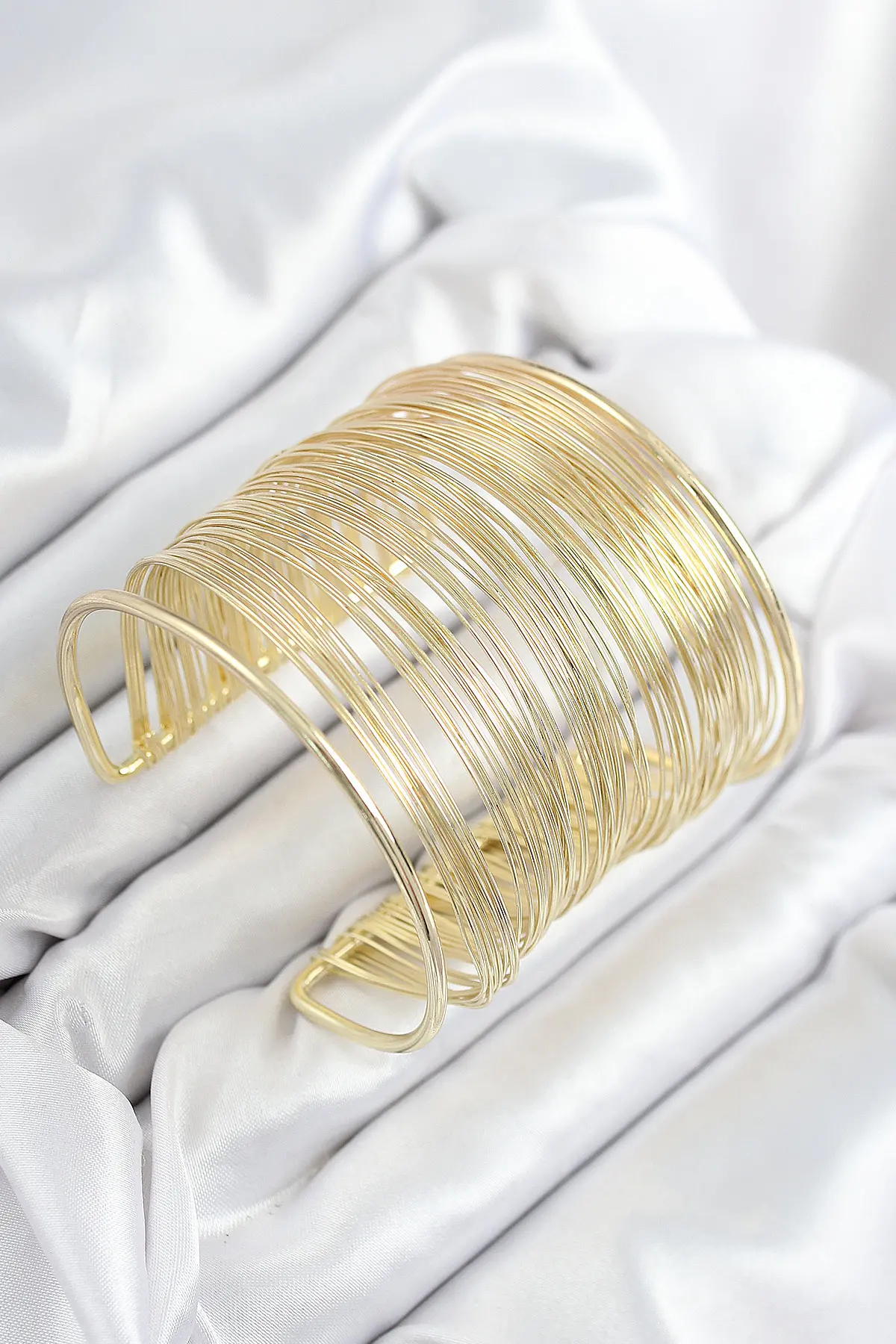 Pirinç Tel Sarma Model Gold Renk Kadın Bileklilk TJ-BB7895