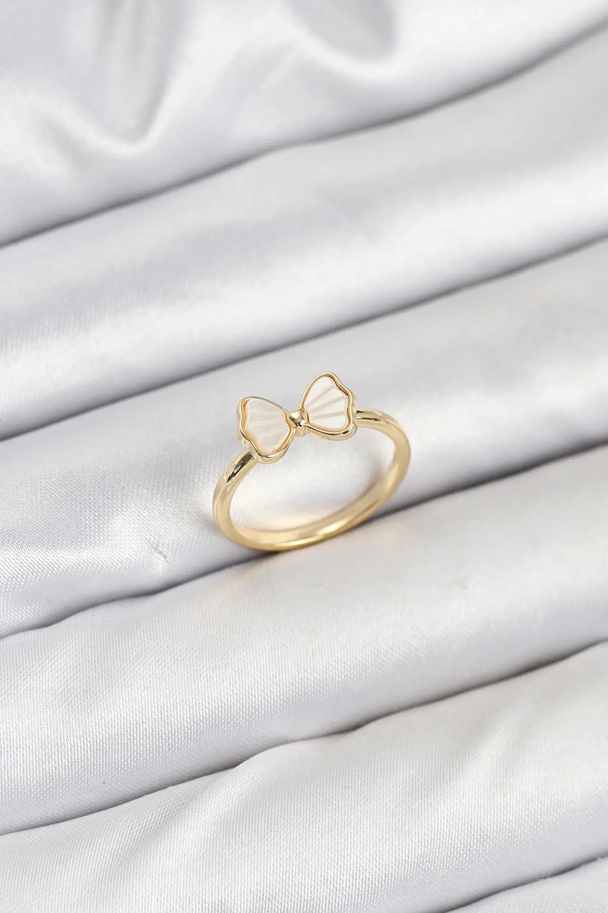 Pirinç Gold Renk Fiyonk Model Kadın Yüzük TJ-BYK3838