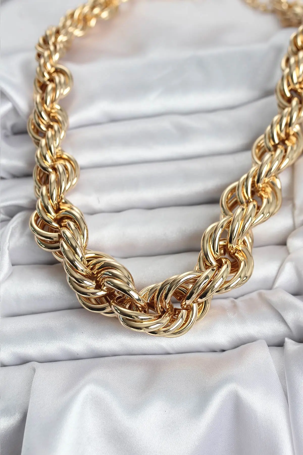 Pirinç Gold Renk Sarmal Halat Model Kadın Kolye TJ-BKO10634