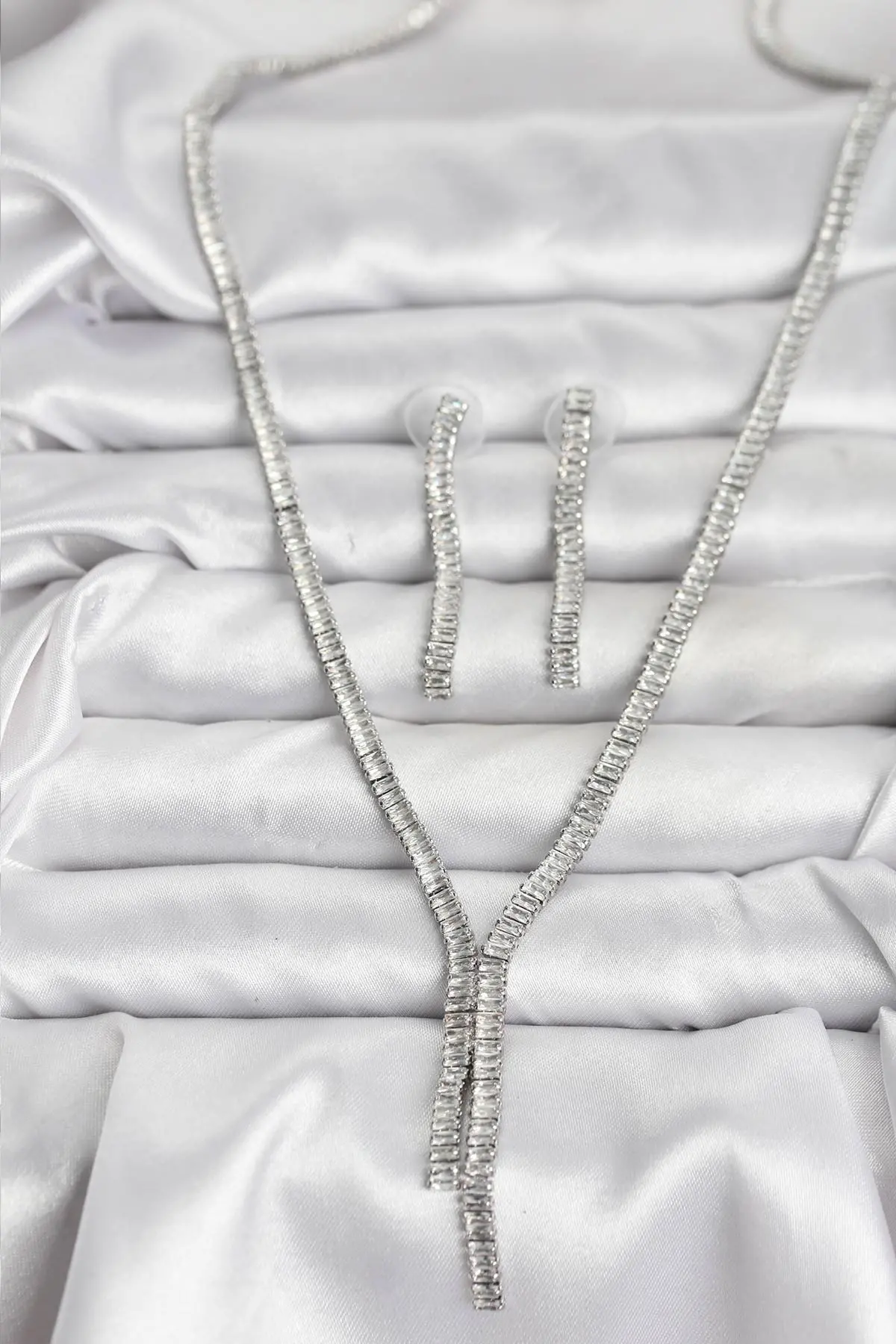 Gümüş Renk Baget Zirkon Taşlı Kadın Kolye Küpe Set TJ-BKO10637