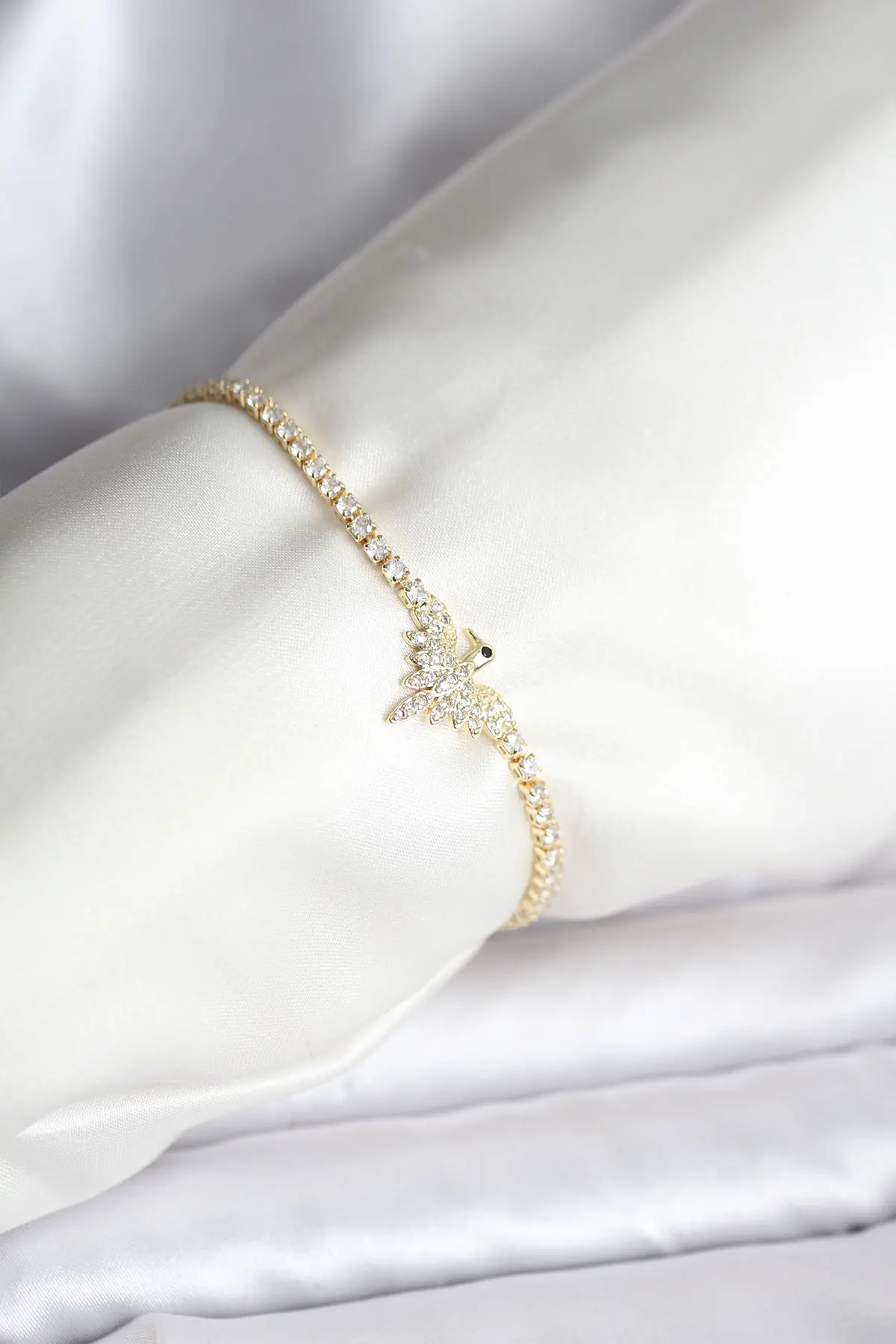 Anka Kuşu Model Zirkon Taşlı Gold Renk Pirinç Su Yolu Kadın Bileklik TJ-BB8098