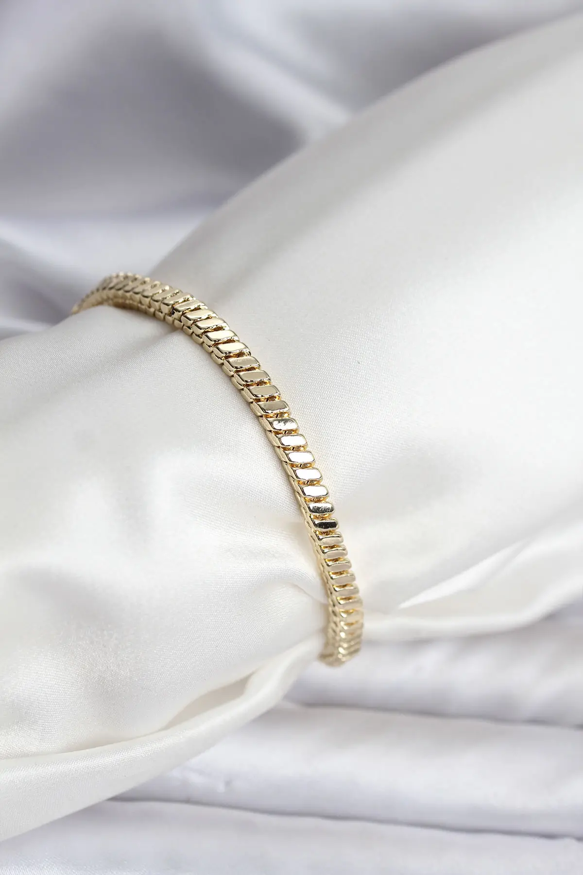 14K Gold Renk Kaplama Kare Zincir Model CM Kadın Bileklik TJ-BB8114