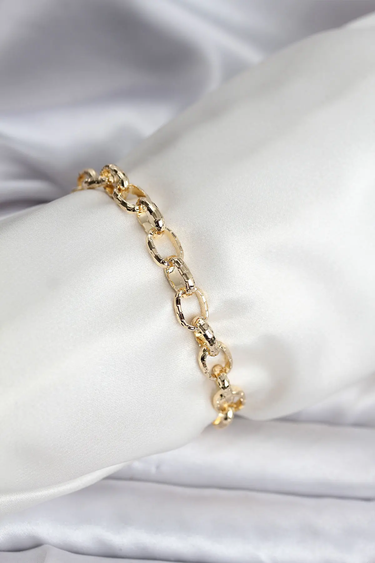 14K Gold Renk Kaplama Lazerli Zincir Model CM Kadın Bileklik TJ-BB8120