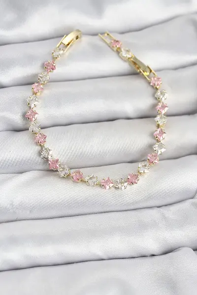 Kare Zirkon Taşlı Gold Renk Kadın Bileklik TJ-BB8148
