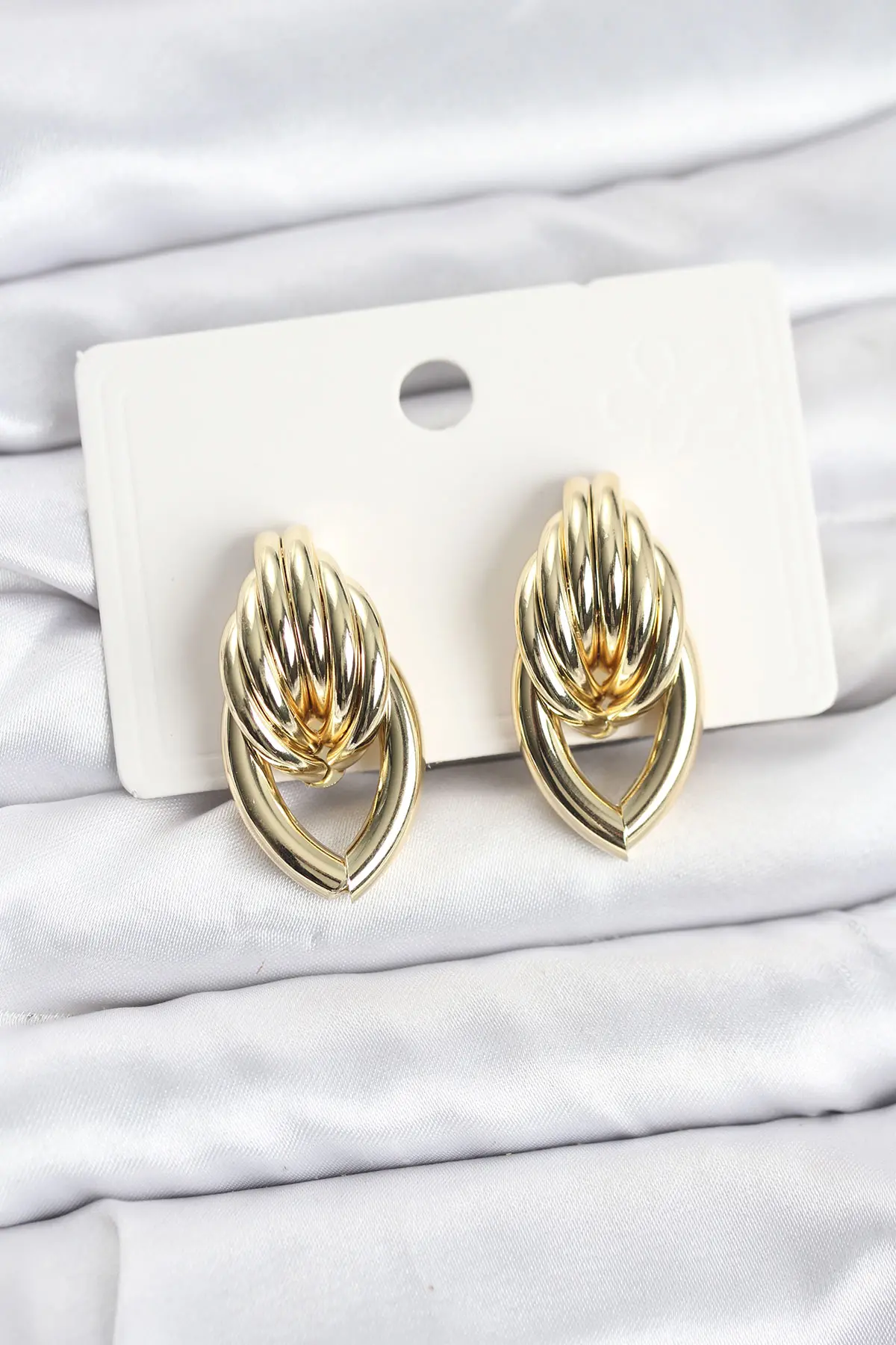Pirinç Gold Renk Sarmal Damla Model Vintage Kadın Küpe TJ-BKP11638