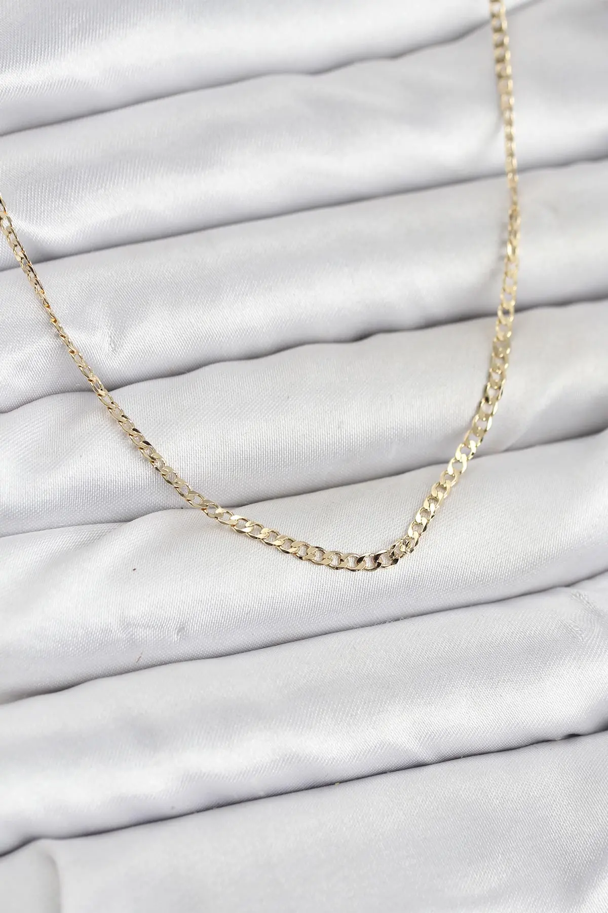 CM 14K Gold Renk Pirinç Zincir Model Kadın Kolye TJ-BKO10917