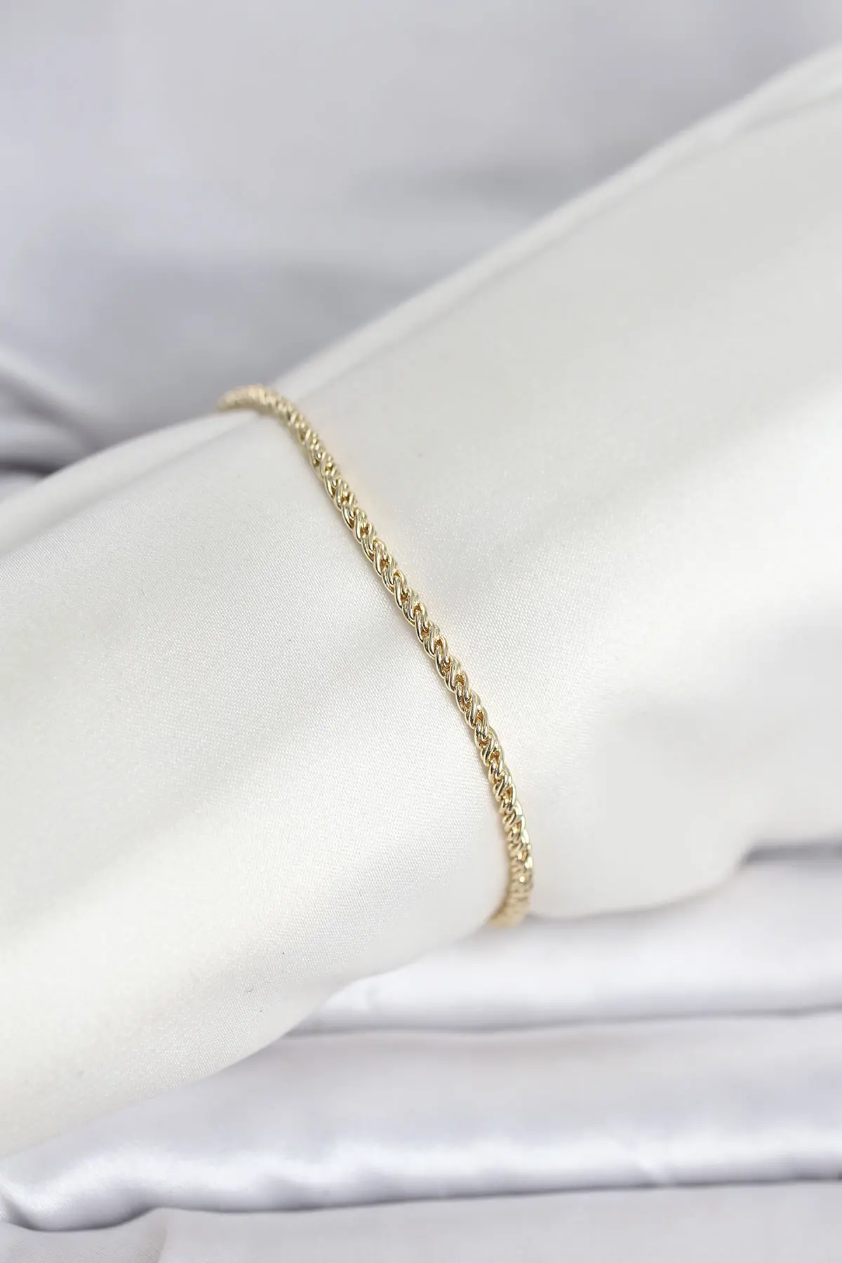 CM 14K Gold Renk Burgulu Zincir Model Kadın Bileklik TJ-BB8288