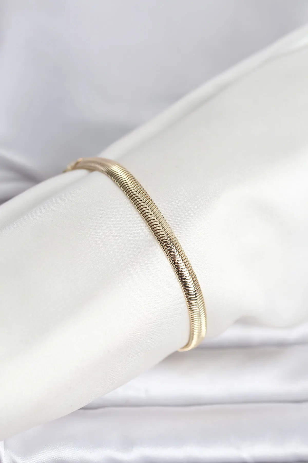 CM 14K Gold Renk Yassı Zincir Yılan Model Kadın Bileklik TJ-BB8297
