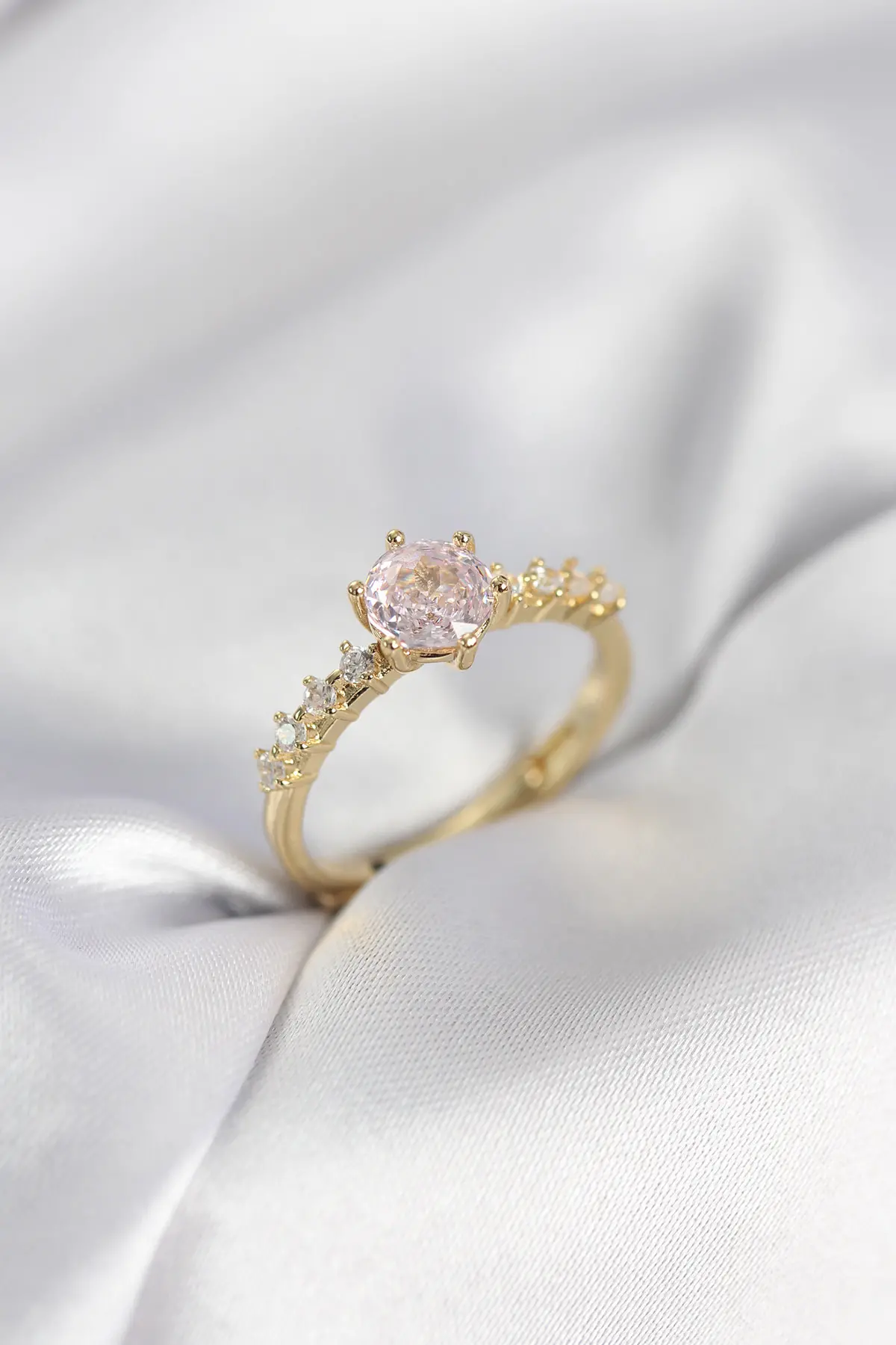 Gold Renk Pembe Tek Taş Model Zirkon Taşlı Kadın Yüzük TJ-BYK3991