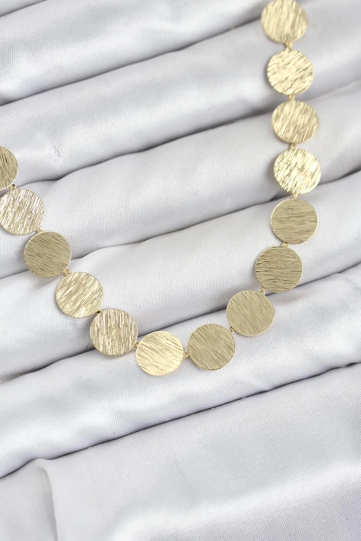 Yuvarlak Plaka Model Gold Renk Kadın Kolye TJ-BKO10827