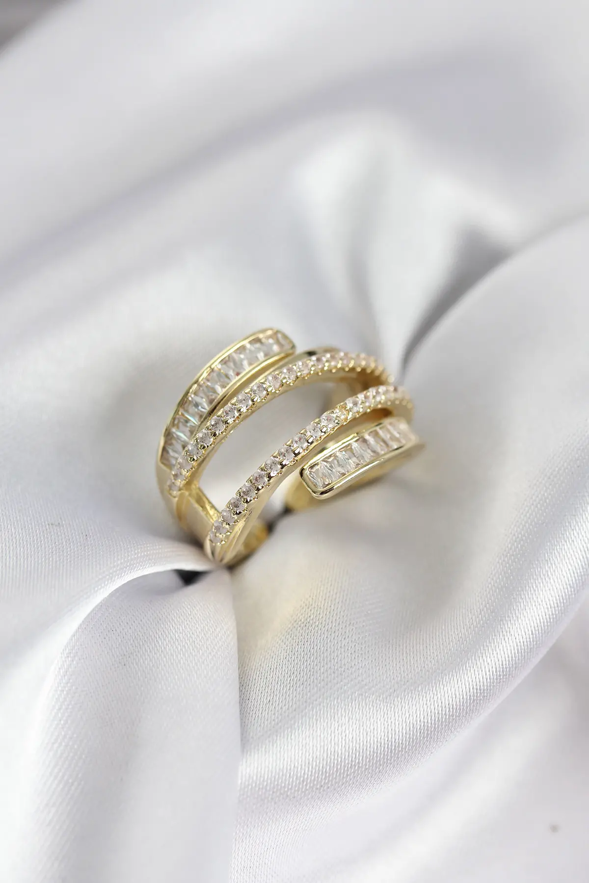 Sarmal Zirkon Baget Taşlı Gold Renk Kadın Yüzük TJ-BYK3930