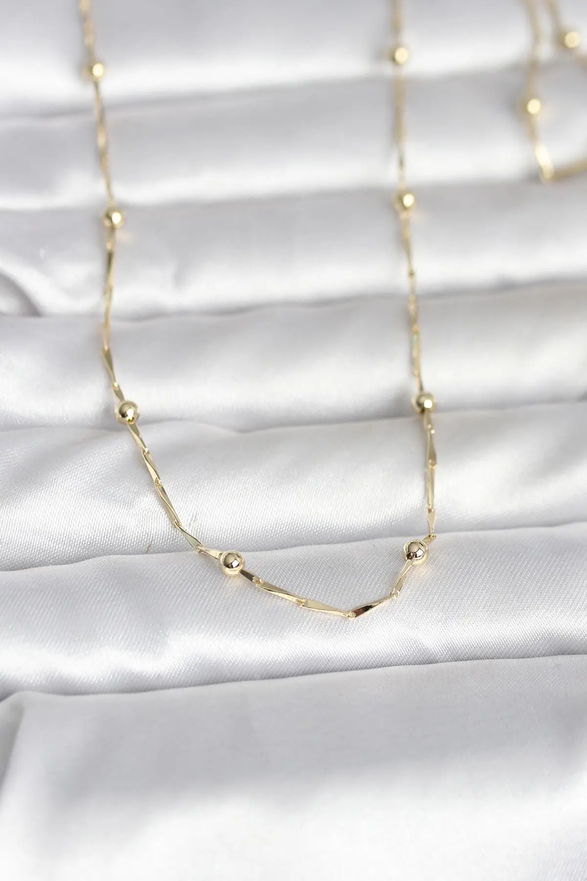 CM 14K Gold Renk Kesme Çubuk Zincir Topçuklu Model 60 cm Kadın Kolye TJ-BKO10986