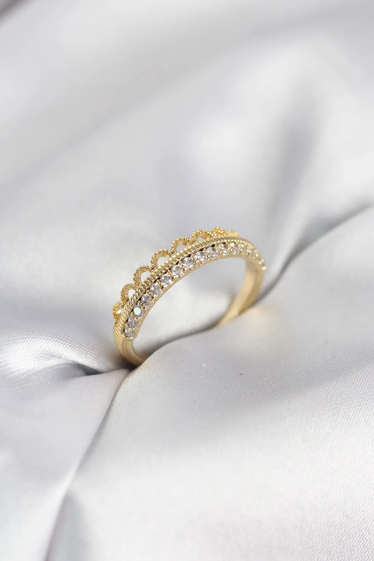Motif Desenli Gold Renk Zirkon Taşlı Kadın Yüzük TJ-BYK4151