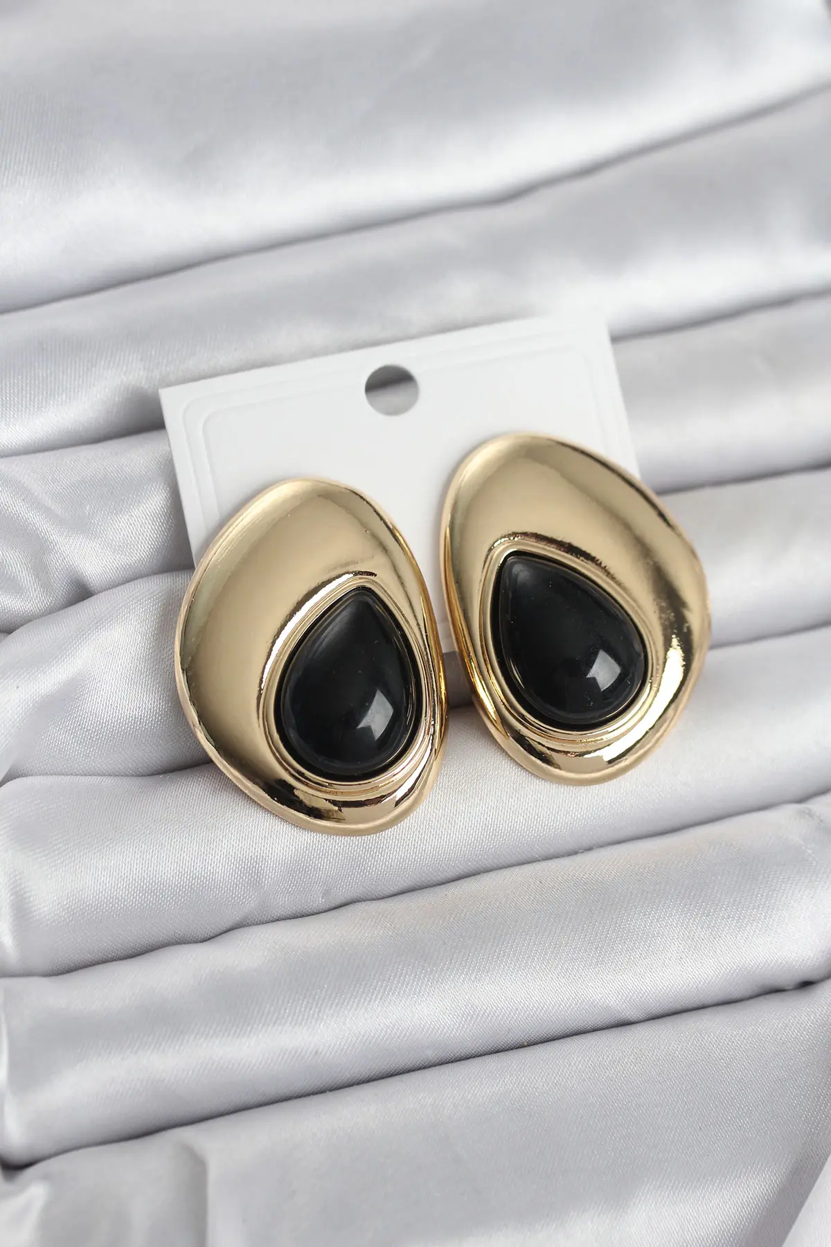 Pirinç Gold Renk Siyah Taşlı Damla Model Vintage Kadın Küpe TJ-BKP11681