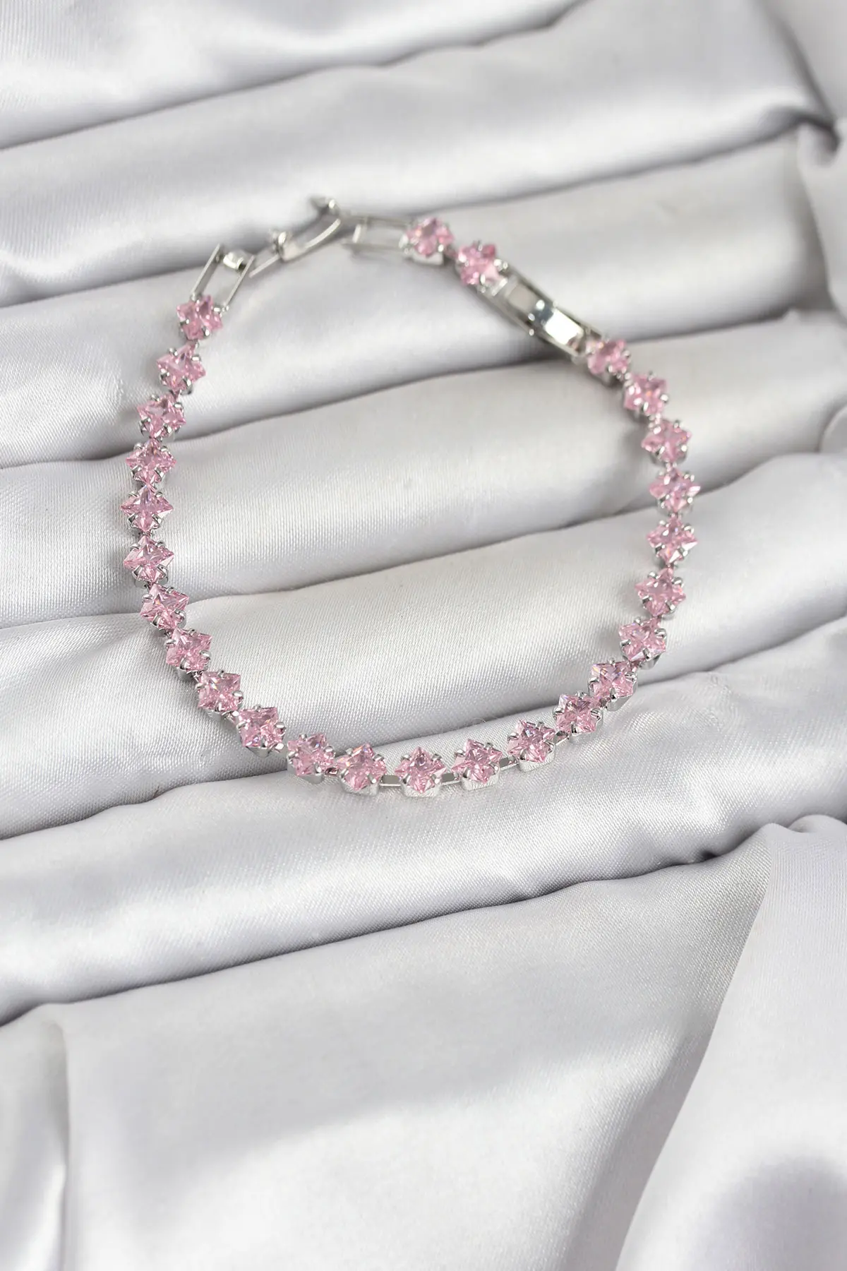 Pembe Kare Zirkon Taşlı Gümüş Renk Pirinç Su Yolu Kadın Bileklik TJ-BB8323