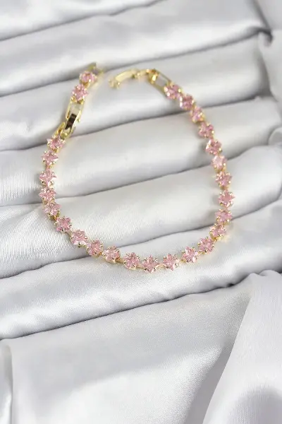 Pembe Kare Zirkon Taşlı Gold Renk Pirinç Su Yolu Kadın Bileklik TJ-BB8324