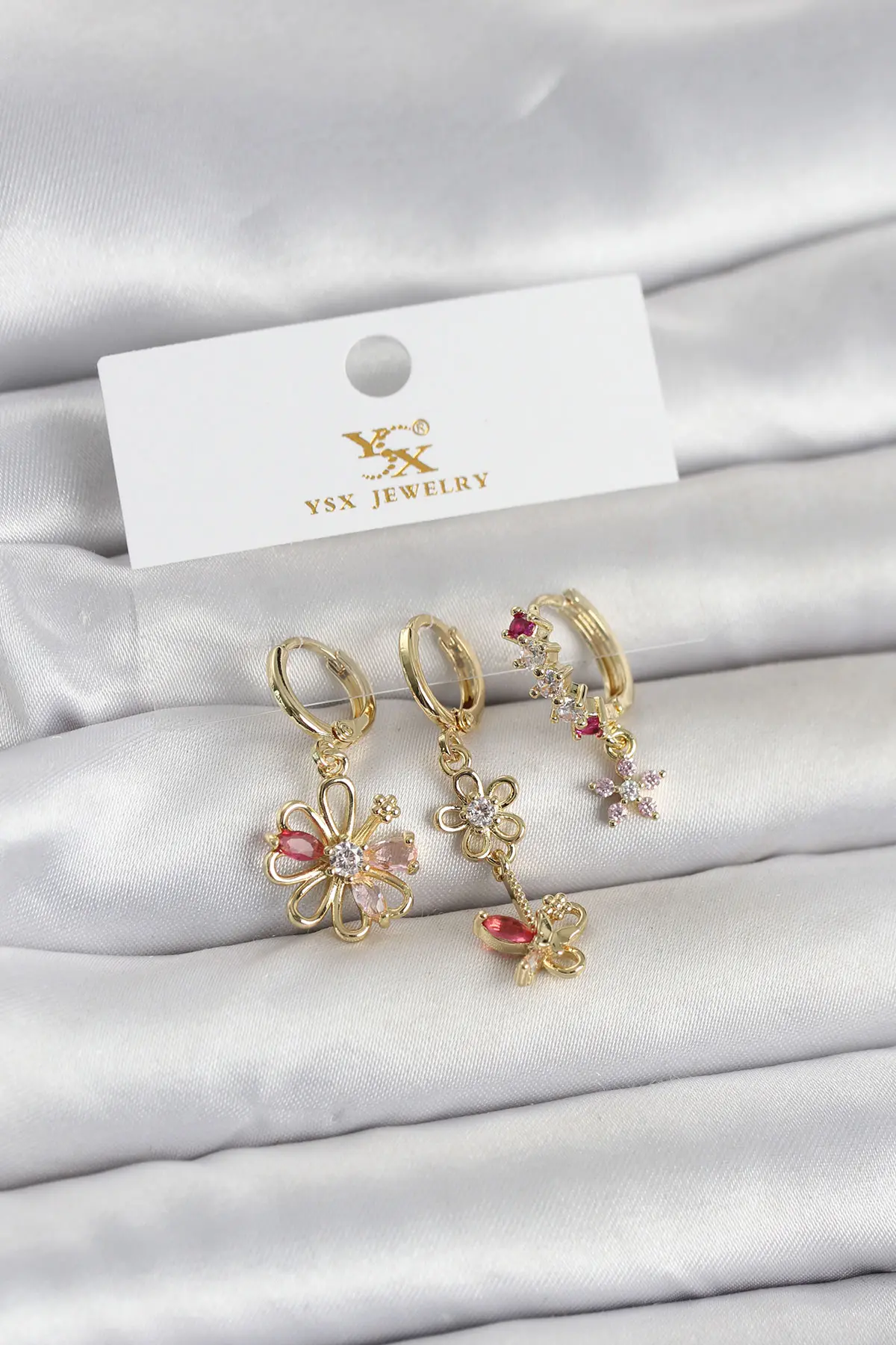 Pirinç Gold Renk Çiçek Model 3'lü Kadın Küpe TJ-BKP11713