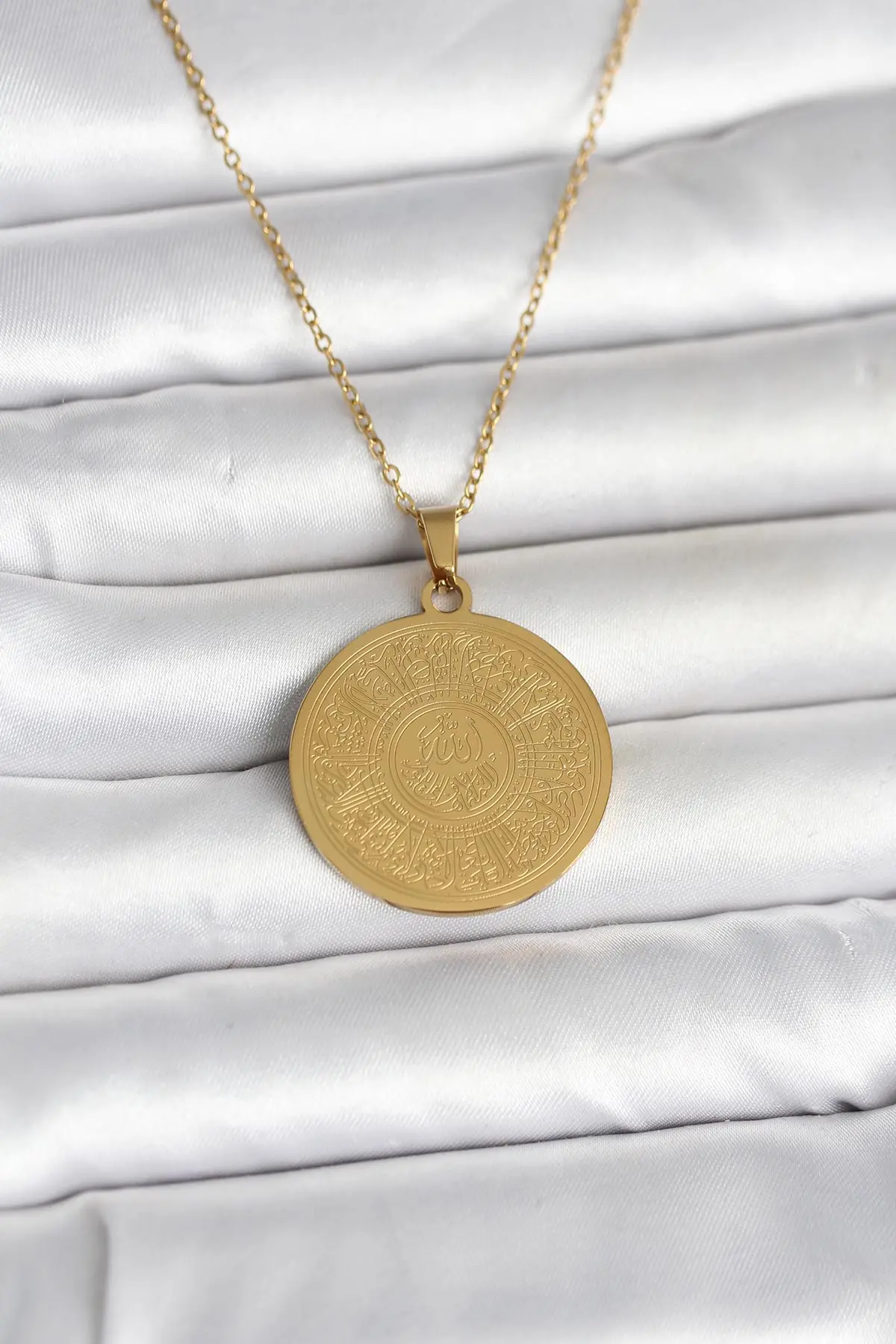 316L Çelik Gold Renk Ayetel Kürsi Yazılı Kolye TJ-BKO11059