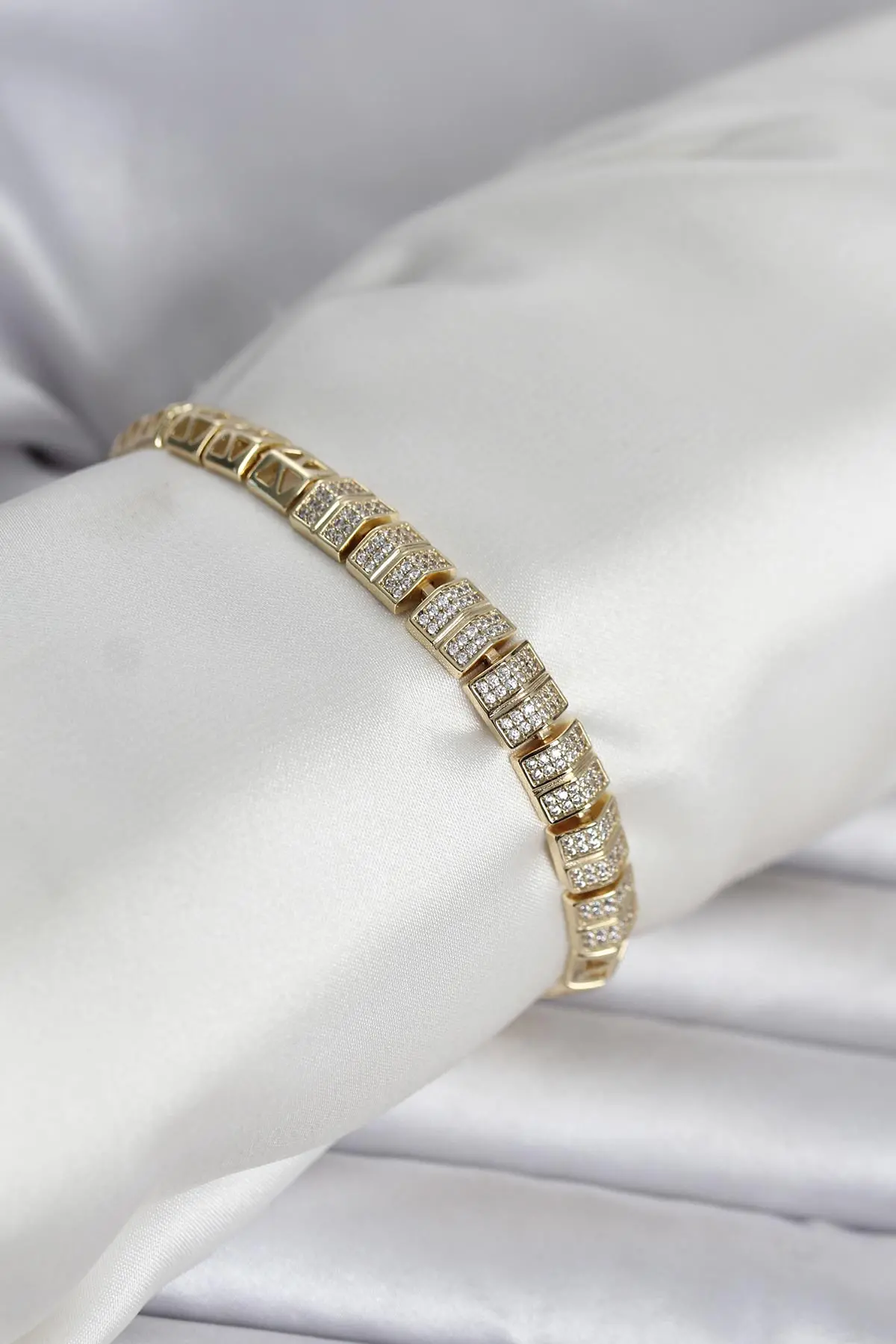 Xuping Zirkon Taşlı Gold Renk Kadın Bileklik TJ-BB8434