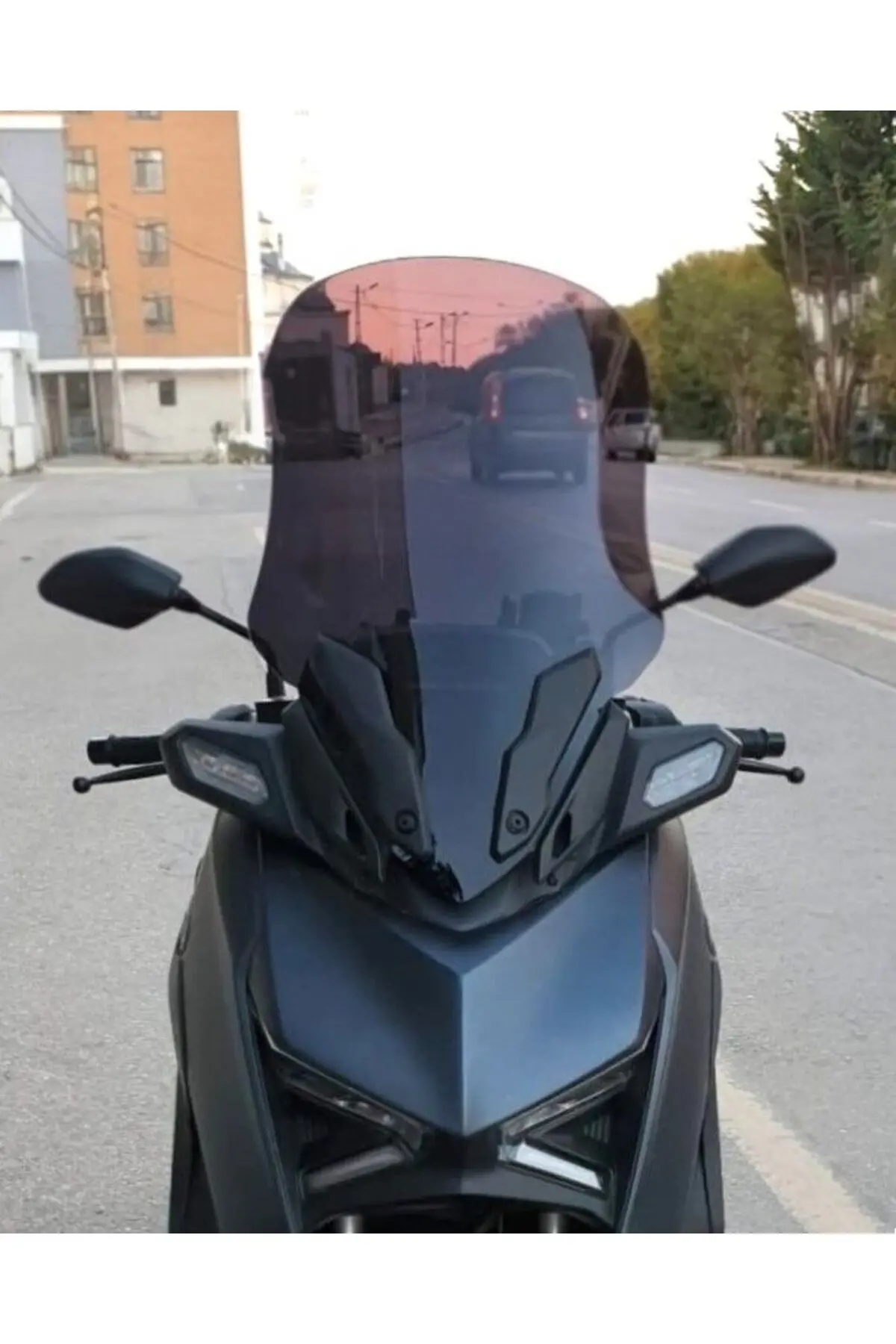Yamaha Xmax Ön Cam 2023-2026 Model 65cm Siyah Renkli 4mm
