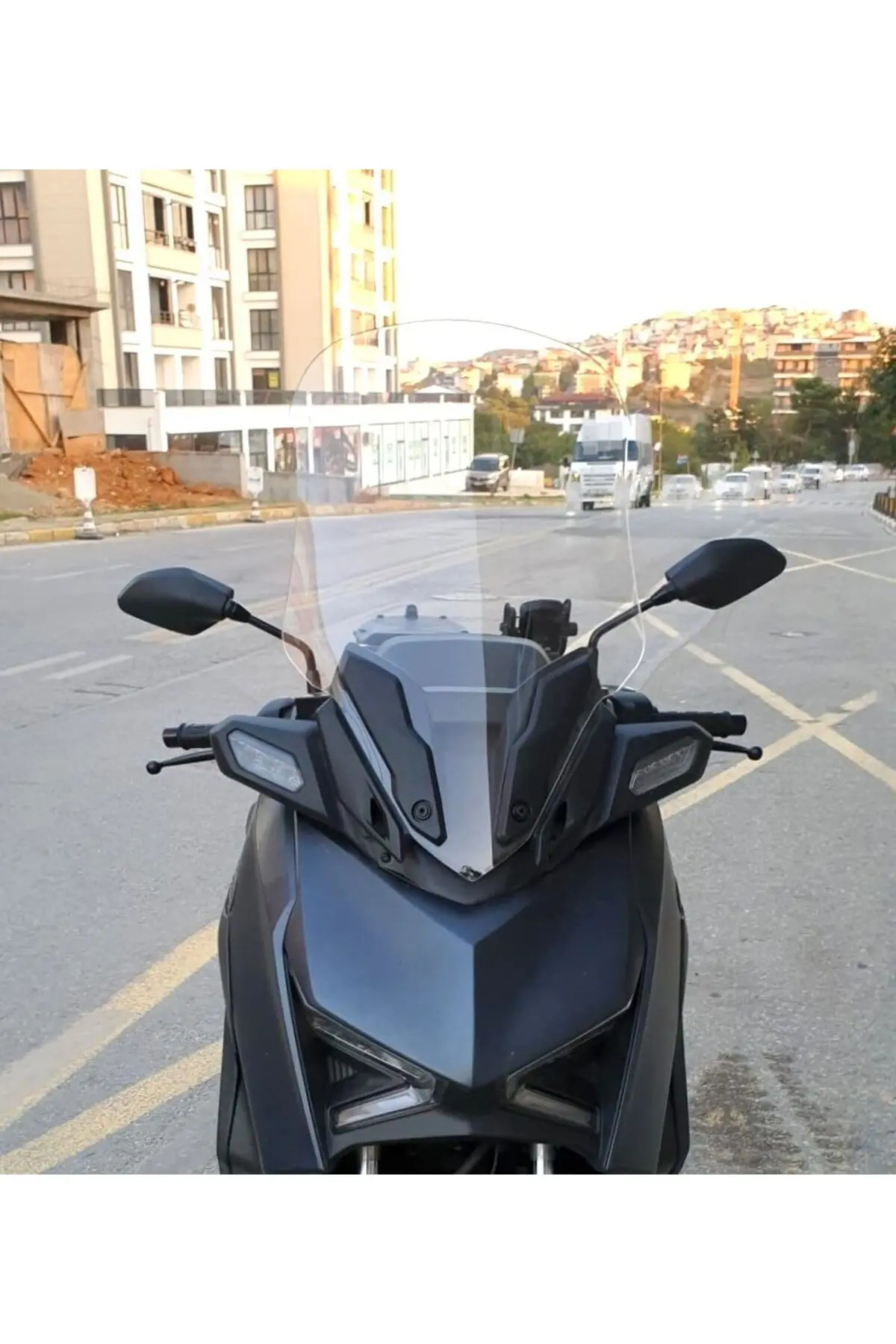 Yamaha Xmax Ön Cam 2023-2026 Model 65cm Şeffaf Renkli 4mm