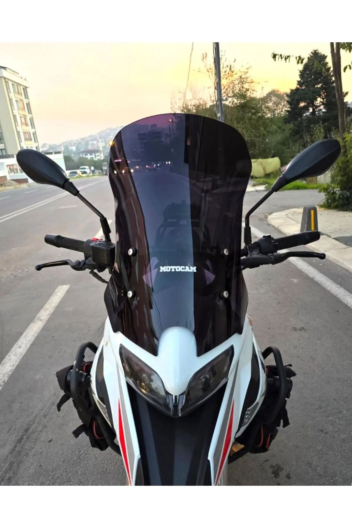 Benelli TRK 251 Ön Cam 2019-2023 Model 56cm Siyah Renkli 4mm