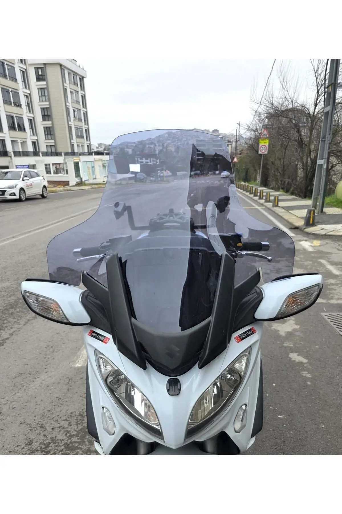 Suzuki Burgman 650 Ön Cam 2013-2018 Model 76cm Füme Renkli 4mm