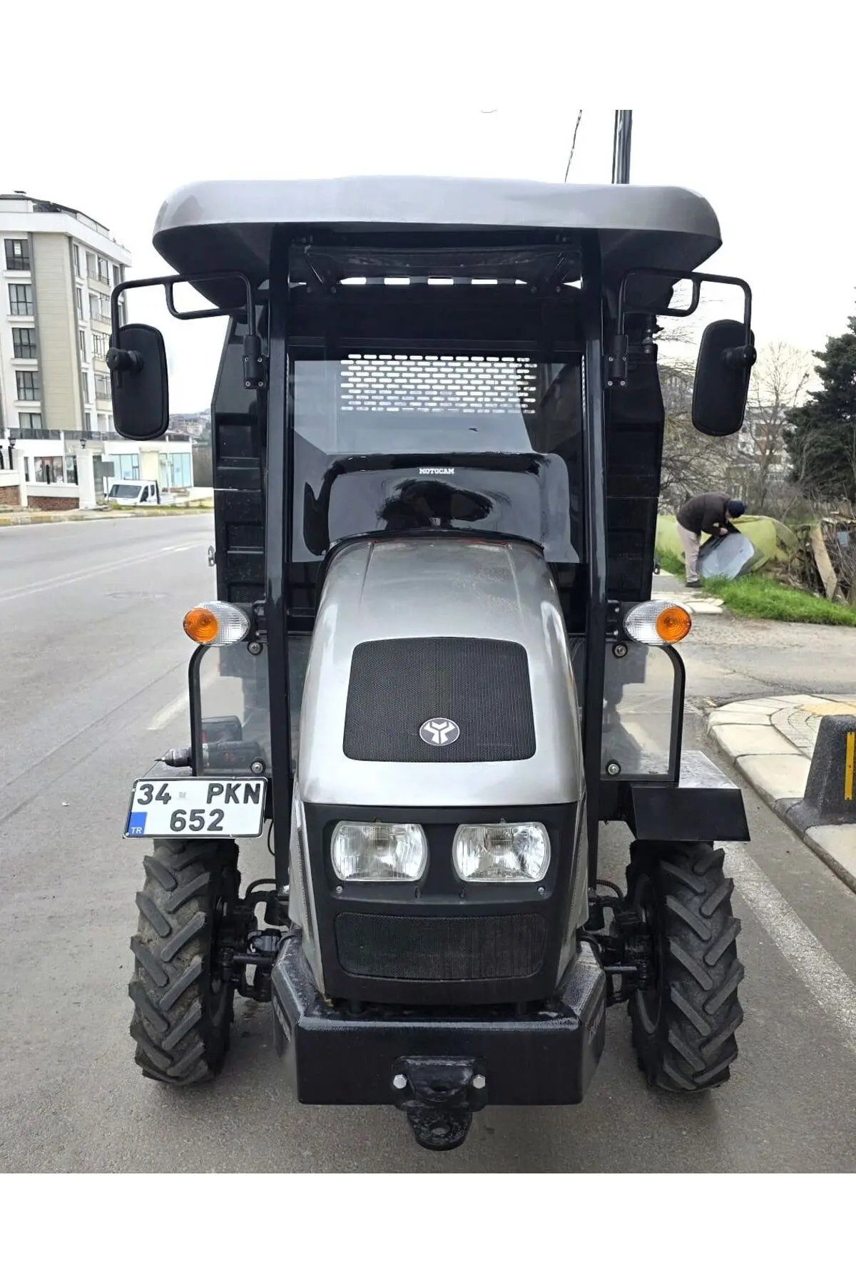Tracar T 240 Ön Cam 2023-2026 Model 70-89cm Şeffaf Renkli 4mm