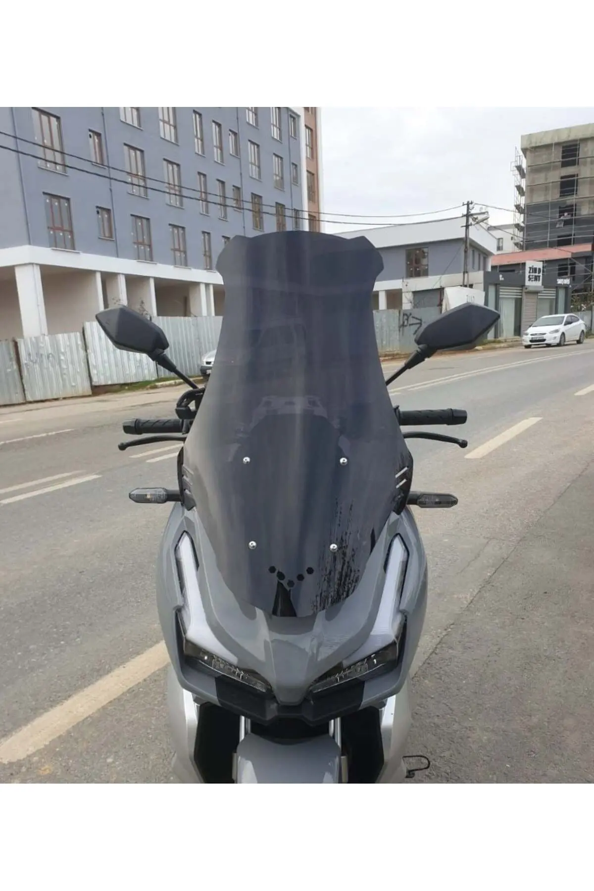 Kral Arneb 150 Ön Cam 2023-2026 Model 65cm Siyah Renkli 4mm ORTA BOYLU