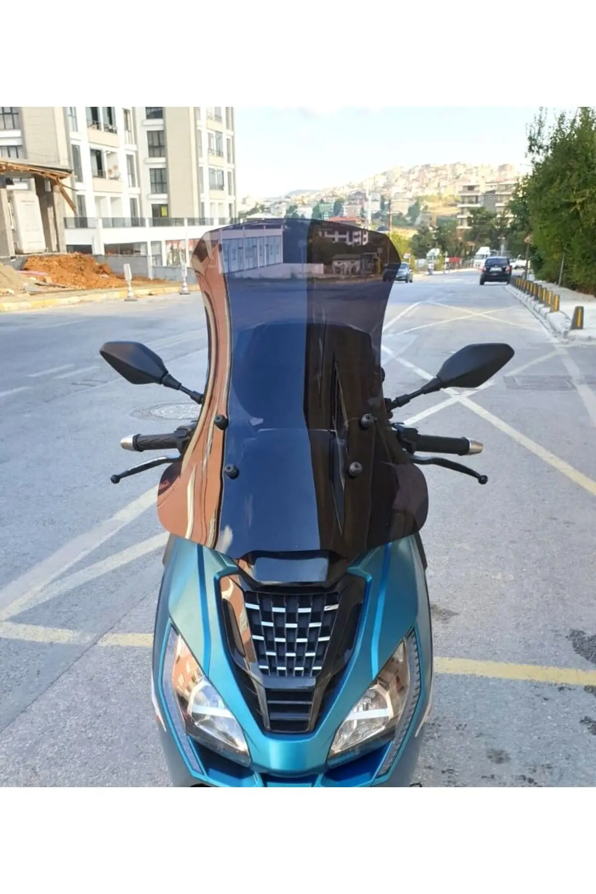 Peugeot Pulsion 125 Ön Cam 2022-2026 Model 68cm Siyah Renkli 4mm UZUN