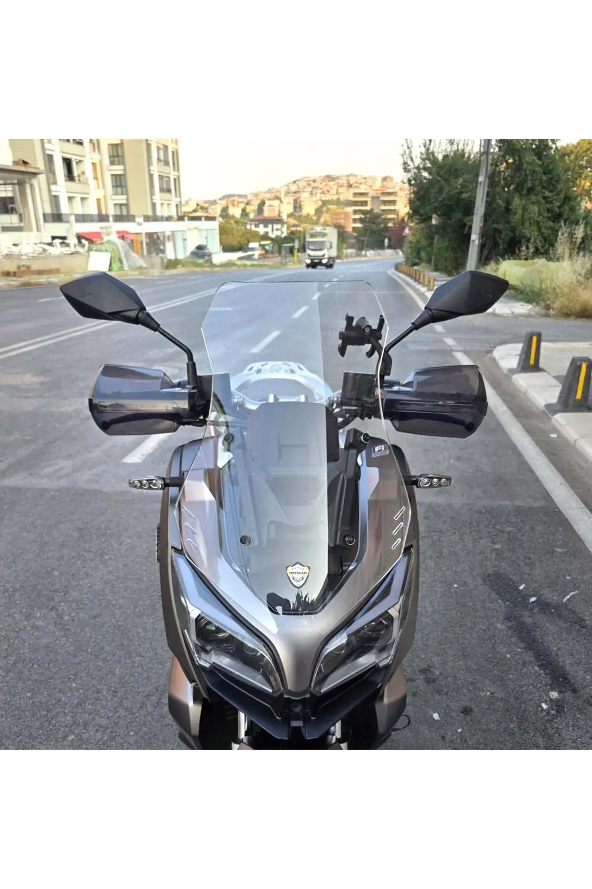 RKS Reale 125 Ön Cam 2023-2026 Model 55cm Şeffaf Renkli 4mm KISA SPOR CAM