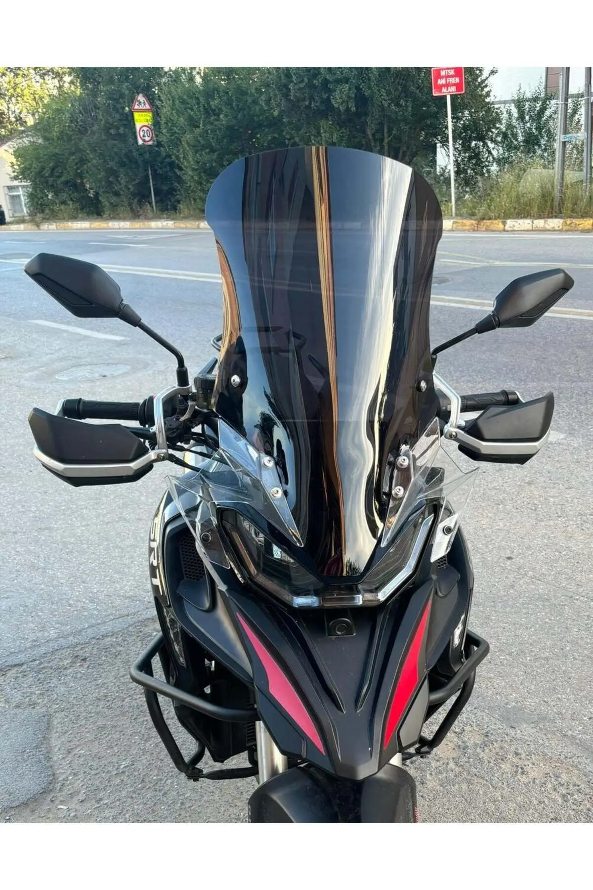 RKS SRT 900 SX Ön Cam 2023-2026 Model 61cm Siyah Renkli 4mm