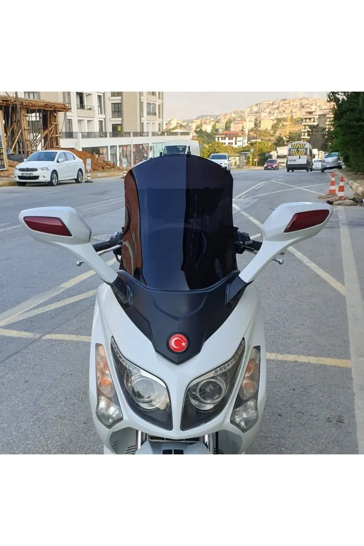 SYM Gts Evo 250 Ön Cam 2006-2015 Model 53cm Siyah Renkli 4mm