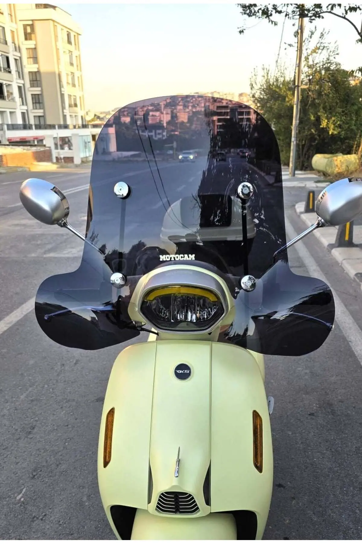 RKS LTR 125 Ön Cam 2023-2026 Model 51cm Siyah Renkli 4mm Elcikli APARATSIZ