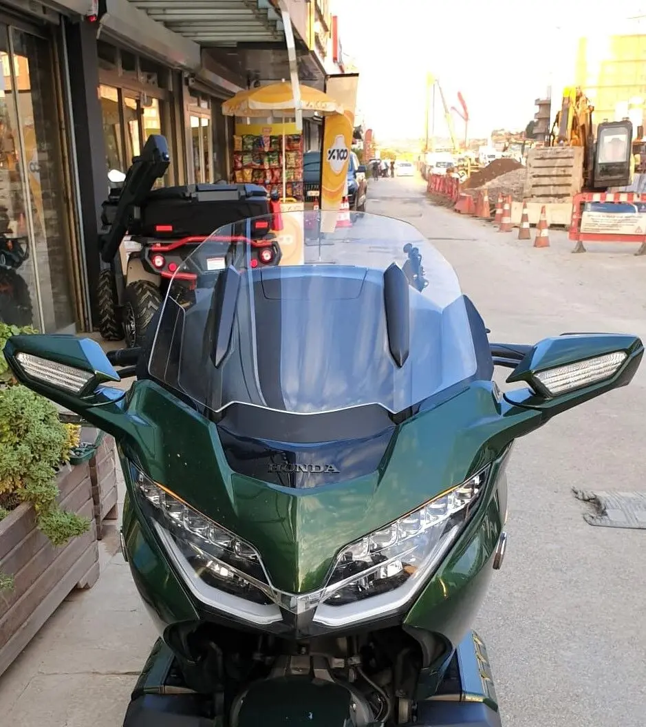 MOTOCAM Honda Goldwing Bagger Ön Cam 2018-2023 Model 38cm Şeffaf Renkli 4mm ORTA BOYLU