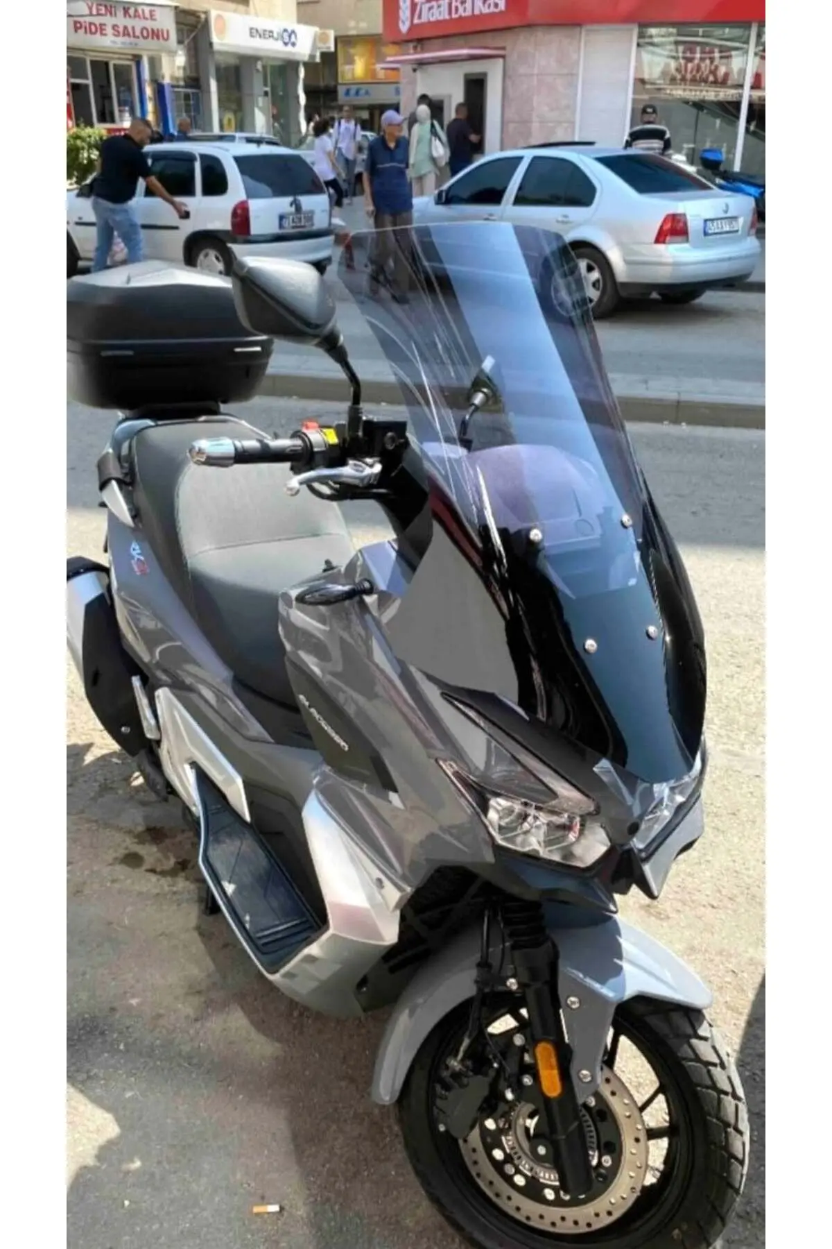 RKS Blade 250 Ön Cam 2023-2026 Model 65cm Füme Renkli 4mm ORTA BOYLU