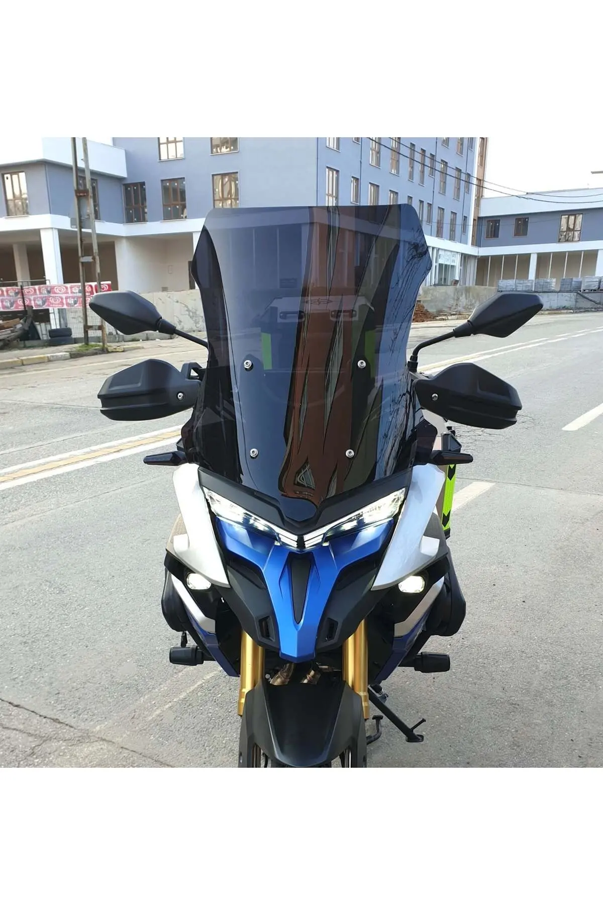 Voge DSX 525 Ön Cam 2023-2026 Model 56cm Siyah Renkli 4mm SPORTİF MODEL