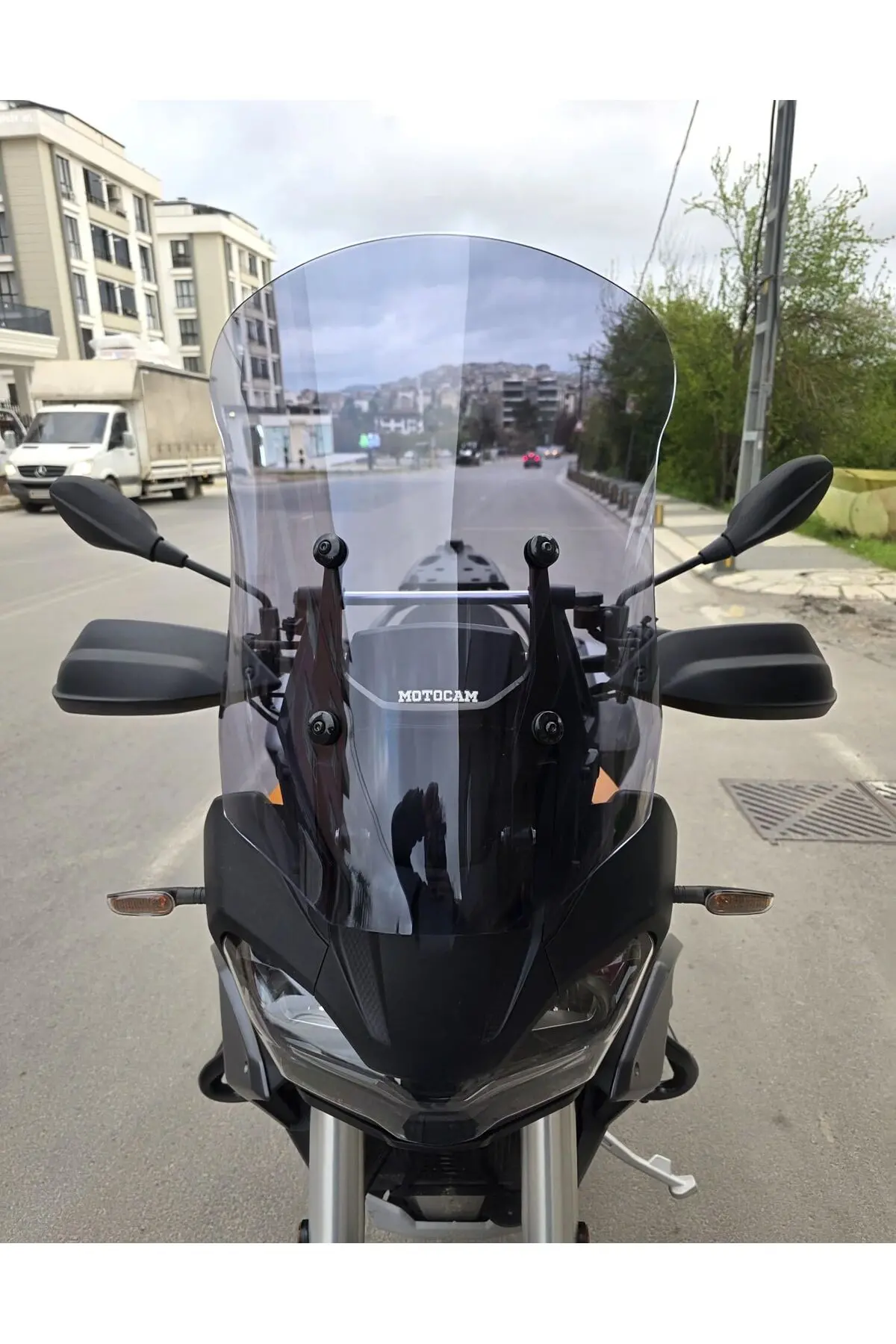 Moto Guzzi Stelvio Ön Cam 2024-2026 Model 57cm Füme Renkli 4mm